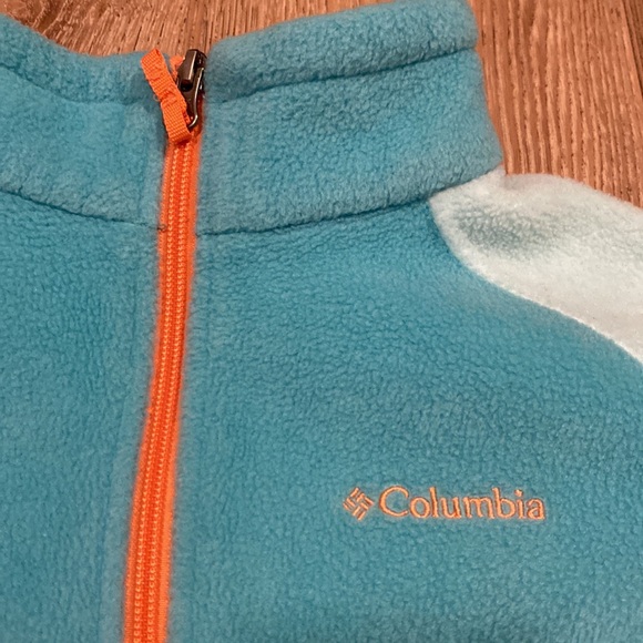Columbia Fleece Zip up sweater - Picture 2 of 5